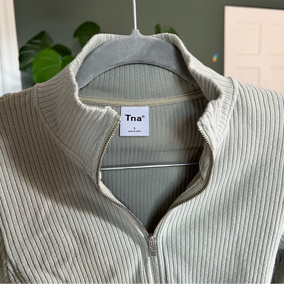 Ribbed Knit ZipUp - Picture 1 of 6
